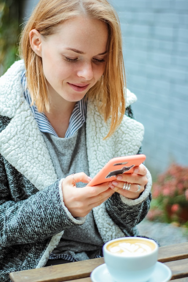 woman shopping on her smartphone